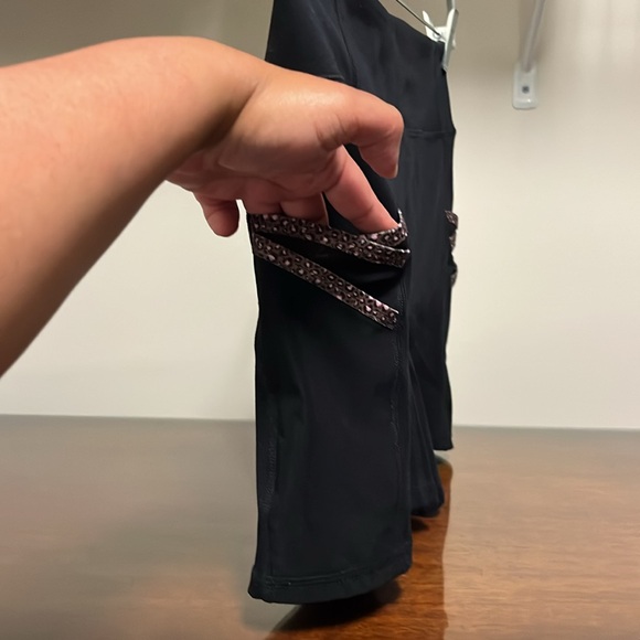 Fabletics Women's Size Medium Black and Leopard Print Shorts With Pockets - Picture 4 of 8